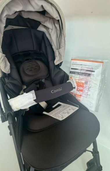 新品ベビーカー