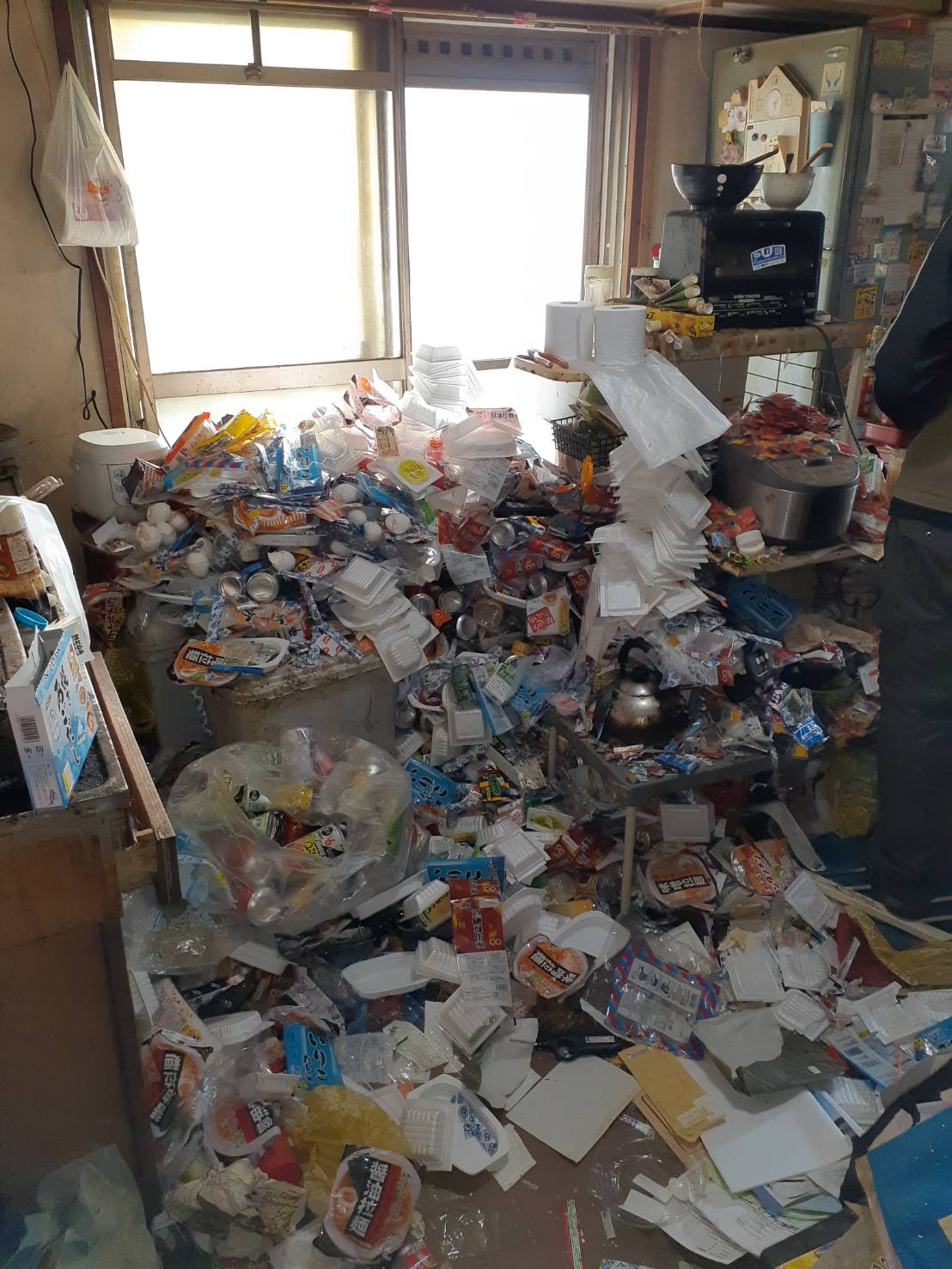 ゴミ屋敷をイメージする画像