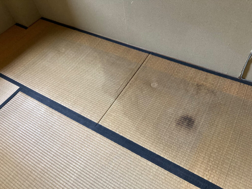 床や壁などどうしてもとれない汚れはどうするべきか？