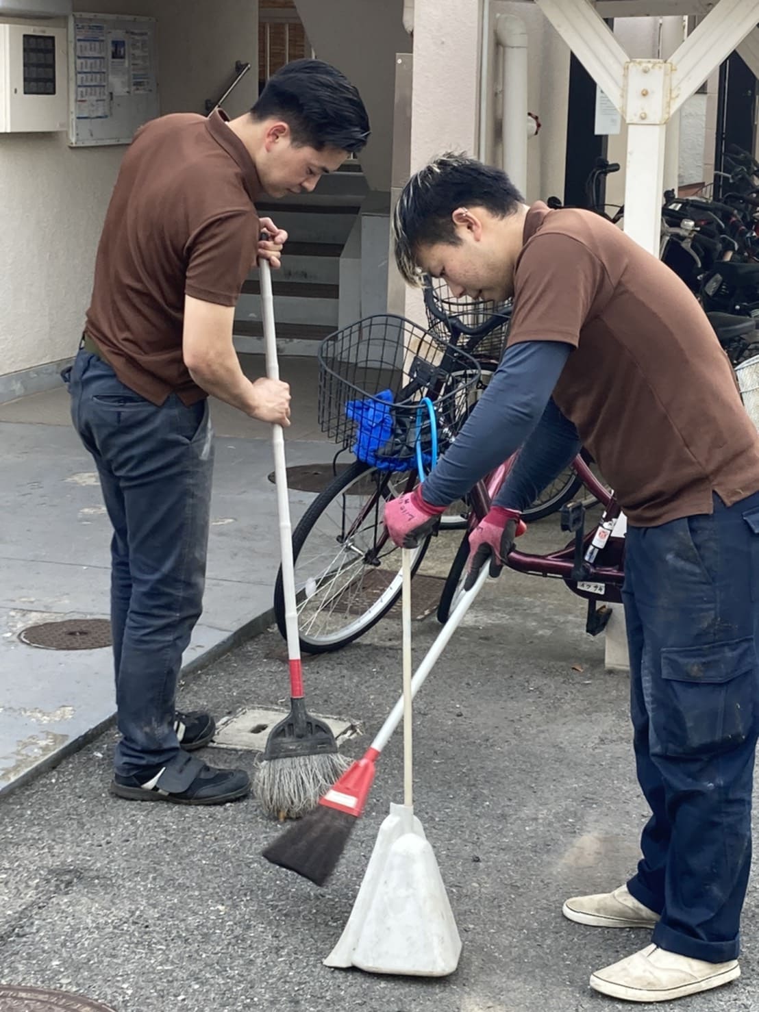 回収後の掃き掃除の写真